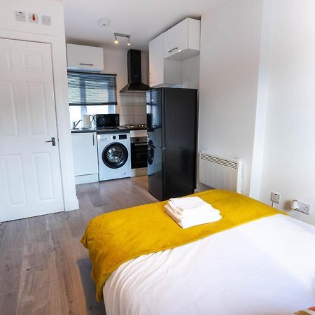 No 01 Small Studio Flat In Aylesbury Town Station Εξωτερικό φωτογραφία