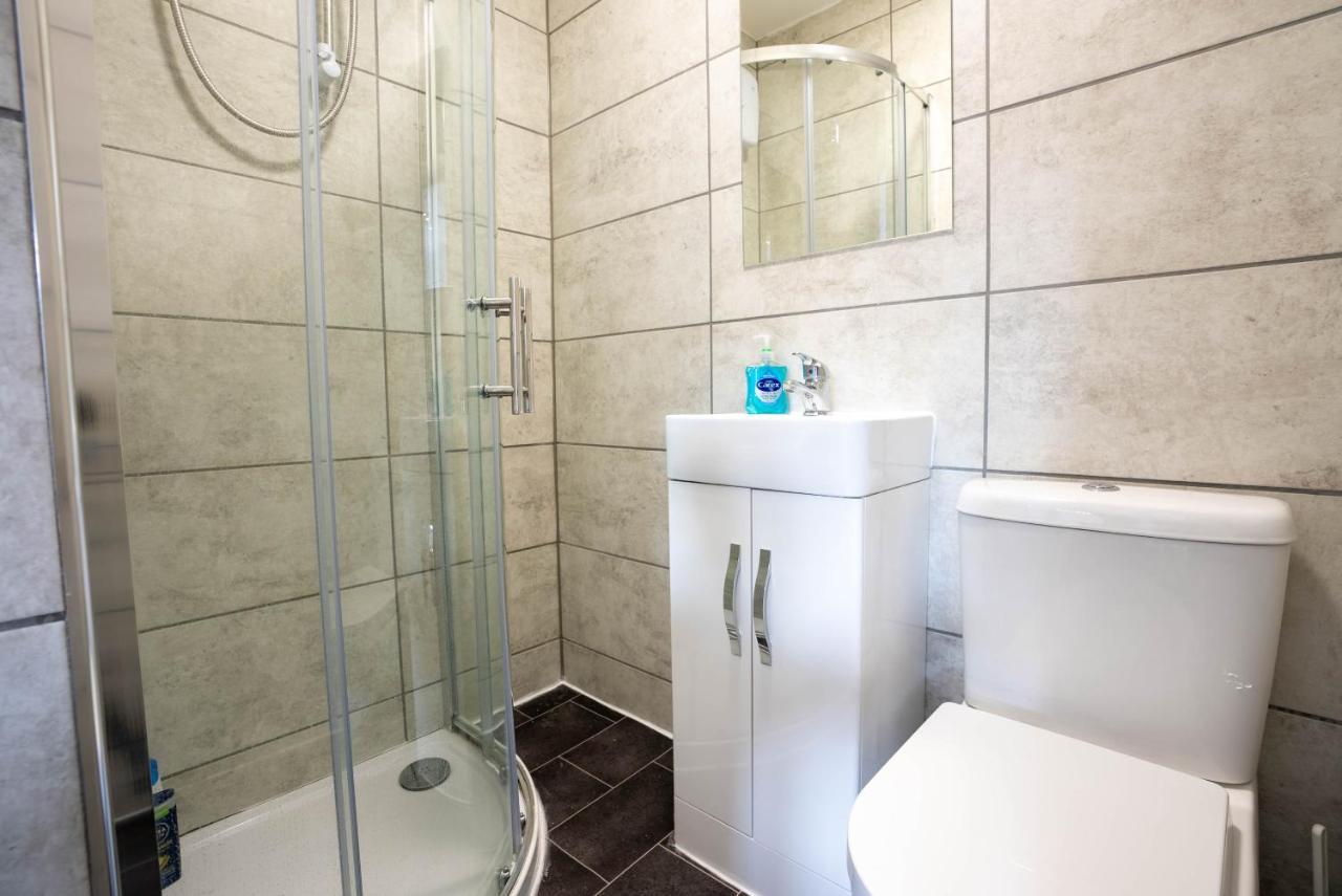 No 01 Small Studio Flat In Aylesbury Town Station Εξωτερικό φωτογραφία